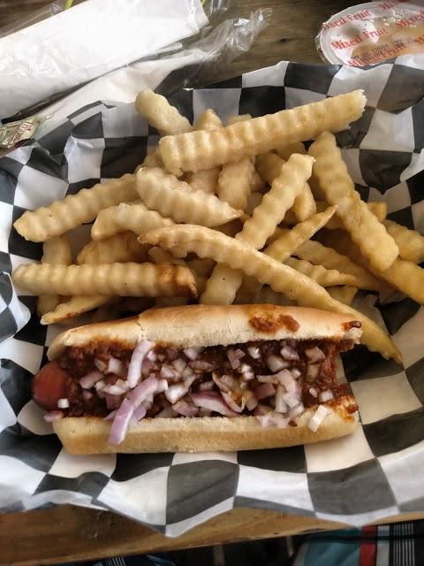 Molly's Beachside Bar & Grill